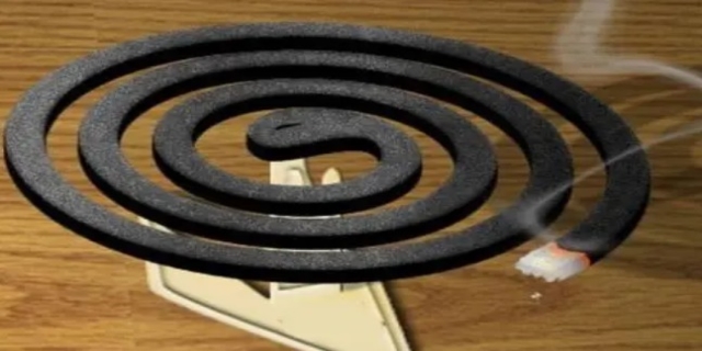 可以一边点蚊香一边睡觉吗