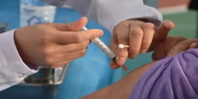 打完疫苗可以洗头吗