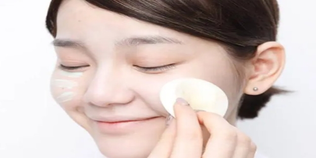 妆前乳是在化妆的哪个步骤使用