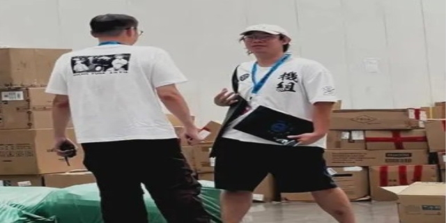 秃子打伞的歇后语